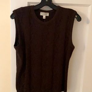 St. John Sport top size S